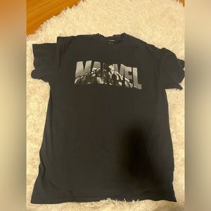 black marvel t-shirt, baggy size : M